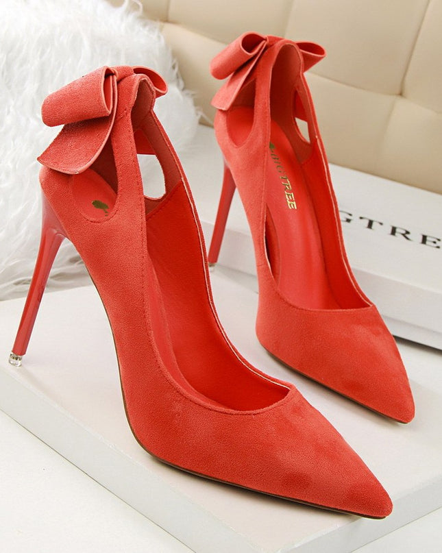 Suede Shallow Pointed Cutout Bow Sneakers